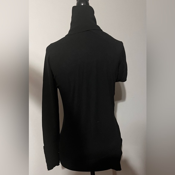 NWT BG2 Womans Super Soft Turtle Neck w/ Silver Colored Buttons on Sleevs/Hip!! - Picture 7 of 10